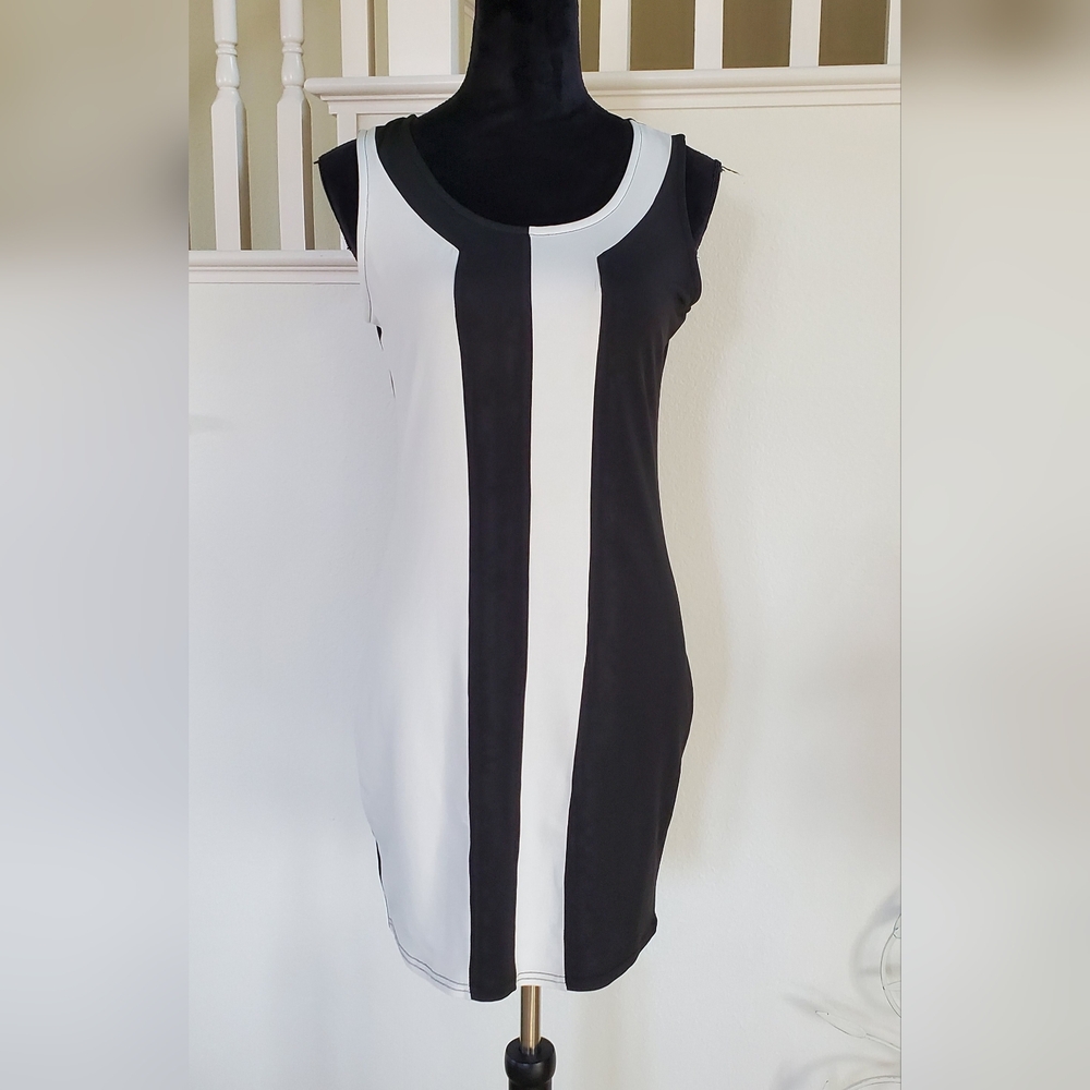 OverMal - Contemporary B&W Dress - Sleeveless